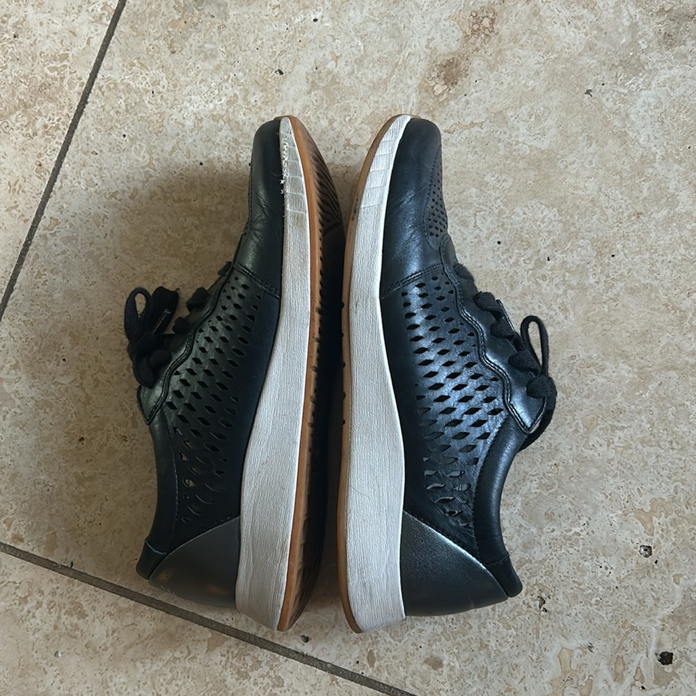 Dansko leather tennis shoes in GUC - Picture 6 of 7